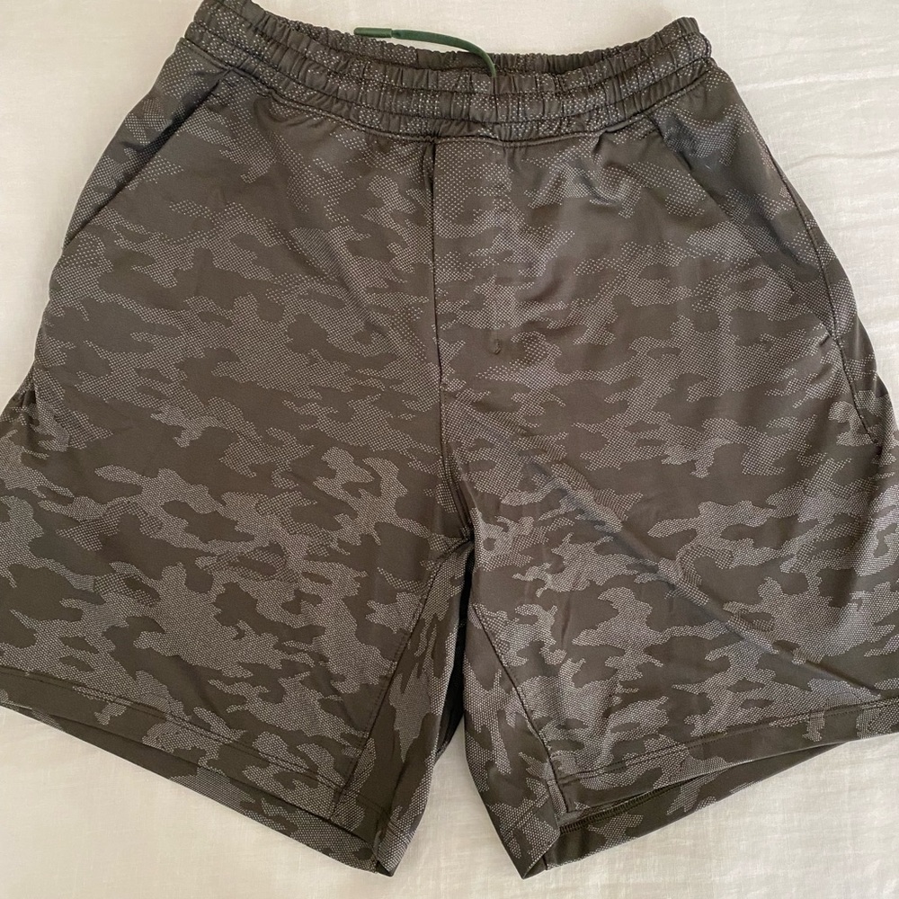 Camo Lululemon 9” mens shorts